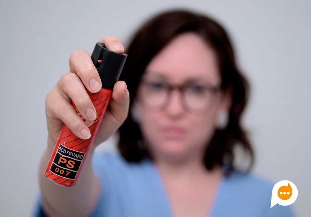 Mulheres maiores de 18 anos já podem adquirir spray de pimenta para defesa pessoal no Brasil