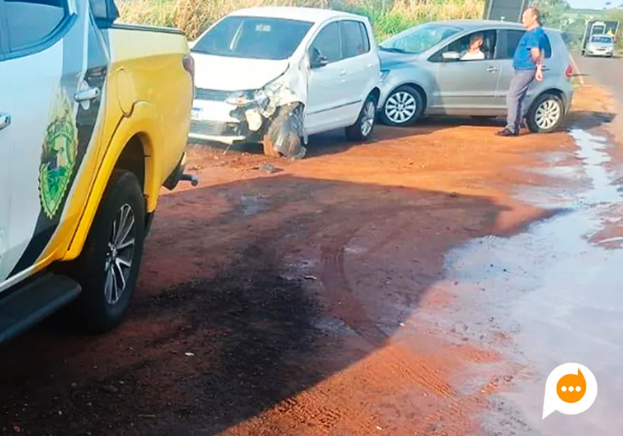 Colisão entre carro e moto deixa condutor gravemente ferido na PR-218 em Loanda
