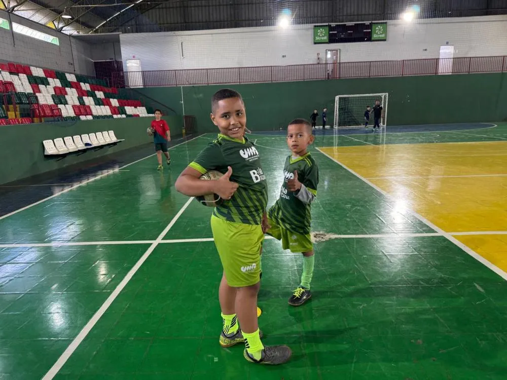 Projeto Bola Bacana abre vagas para aulas gratuitas de futsal e beach tennis em Nova Londrina